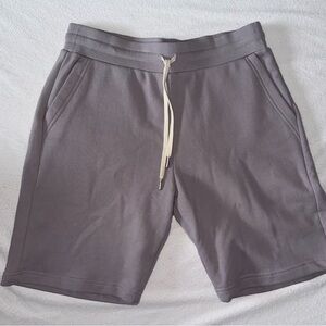 John Elliott crimson shorts in sz 4 ( XL )